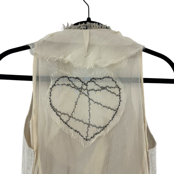 Royal Underground Lace and Linen Embellished Vest - Picture 5 of 8